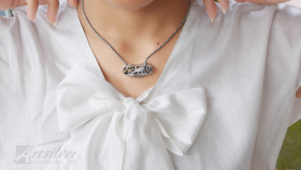 heart shaped pendant